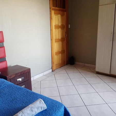 Ebony Guest House Pretoria-Noord Buitenkant foto