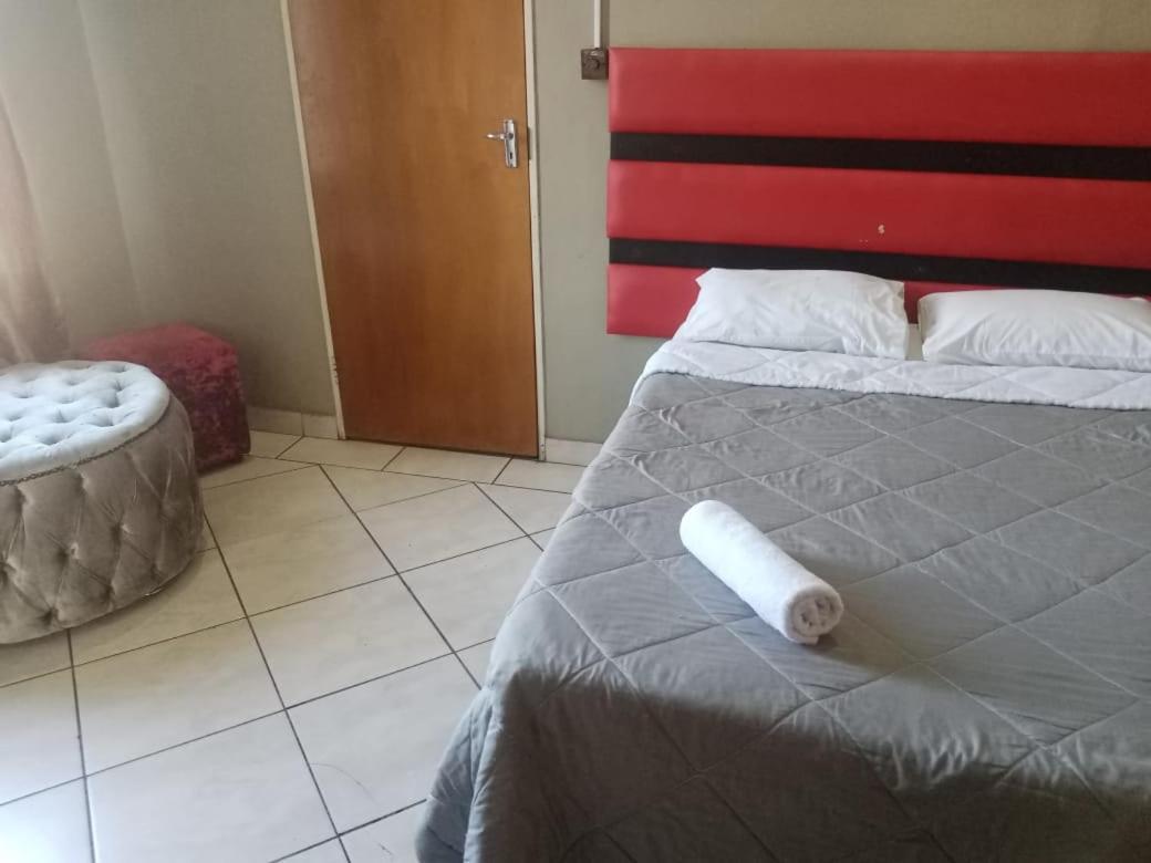 Ebony Guest House Pretoria-Noord Buitenkant foto