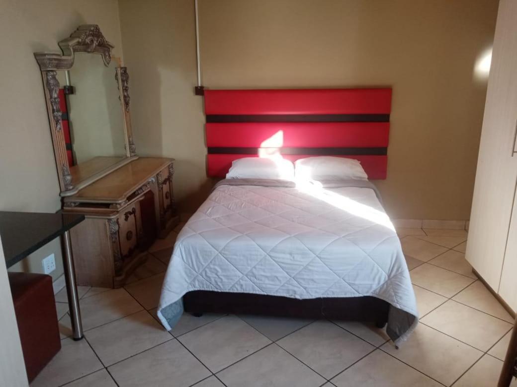 Ebony Guest House Pretoria-Noord Buitenkant foto